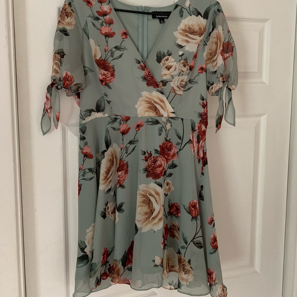 Floral light green dress